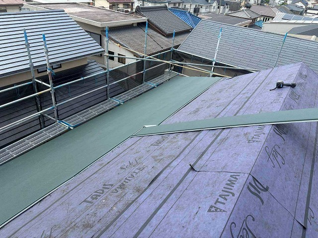 屋根材の取り付け